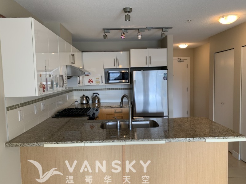 250503164546_1 kitchen2.jpg